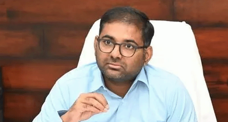 అక్రిడిటేషన్ కార్డుల జారీకి ఆన్‌లైన్ దరఖాస్తులు: కలెక్టర్