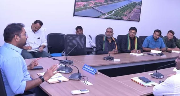 యువతకు ఉపాధి అవకాశాల కల్పనకు పటిష్ట చర్యలు: కలెక్టర్