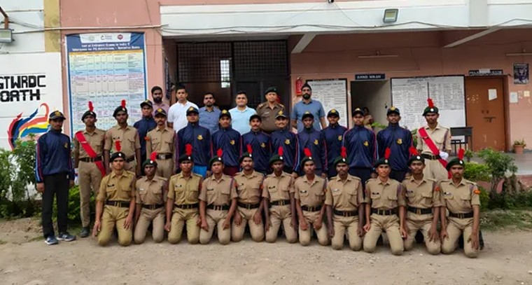 గిరిజన గురుకుల కళాశాల సందర్శించిన ఎన్సిసి కమాండింగ్ ఆఫీసర్