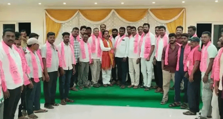కాంగ్రెస్ పాలనను ప్రజల్లో ఎండగట్టాలి