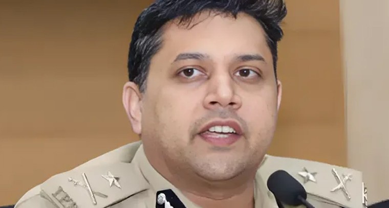 దుండగులు బంగారు ఆభరణాల కౌంటర్లను తెరవలేకపోయారు: సీపీ