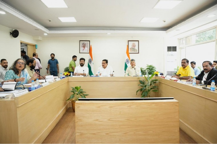 జలశక్తి శాఖ మంత్రి ఆధ్వర్యంలో చంద్రబాబు, రేవంత్ రెడ్డి సమావేశం