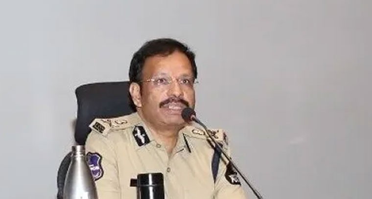 వాట్సాప్‌లో కొత్త మోసం.. జాగ్రత్త: సజ్జనార్