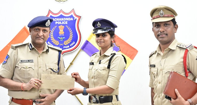 ఎల్బీనగర్ సైబర్ వారియర్ కు రాచకొండ కమిషనర్ ప్రశంస