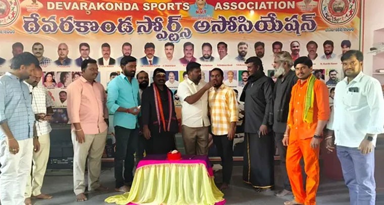 బీసీ పొలిటికల్ జేఏసీ చైర్మన్ రాచాల యుగేందర్ జన్మదిన వేడుకలు