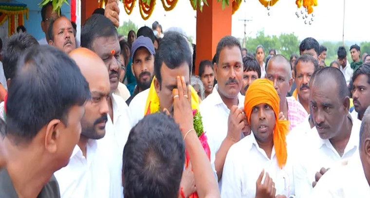 కాటవరం శ్రీలక్ష్మీ నరసింహ స్వామి దేవాలయంలో ధ్వజస్తంభ ప్రతిష్టాపన