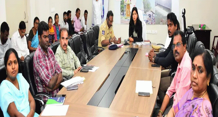 డ్రైవర్లకు అవగాహన సదస్సులు నిర్వహిస్తాం