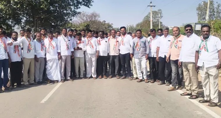 ఉపాధి హామీ పథకం పేరు మార్పుపై కాంగ్రెస్ నిరసన