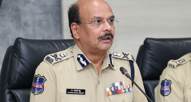 పోలింగ్‌ బూత్‌లో ప్రచారం చేస్తే పీఎస్‌కే: డీజీపీ