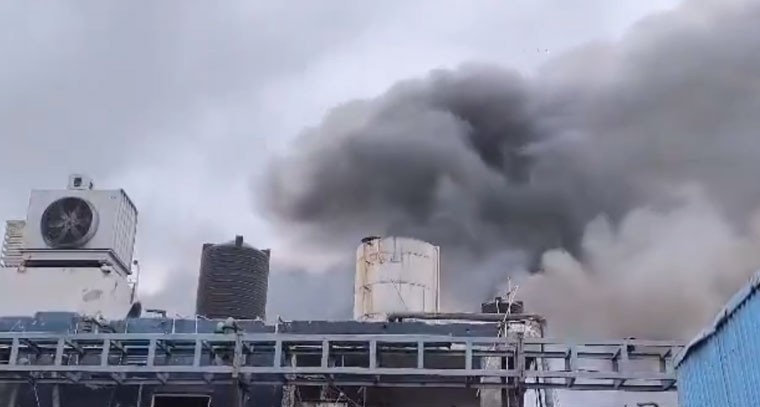 సంగారెడ్డి జిల్లా పాశమైలారం పారిశ్రామిక వాడలో భారీ పేలుడు