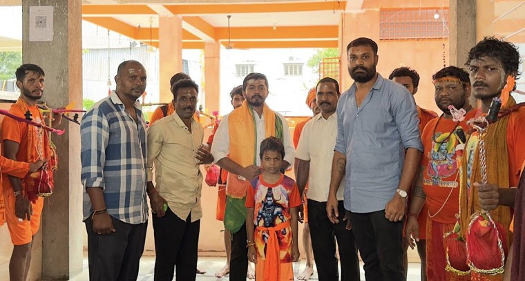 పటాన్‌చెరులో బోల్ భం కావడి యాత్రలో పాల్గొని ప్రత్యేక పూజలు నిర్వహించిన  మాదిరి ప్రిథ్వీరాజ్ 