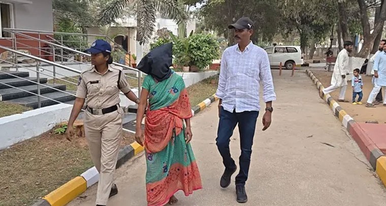 ఇంట్లోనే మృత్యువు.. నమ్మిన చేతులే కత్తులయ్యాయి