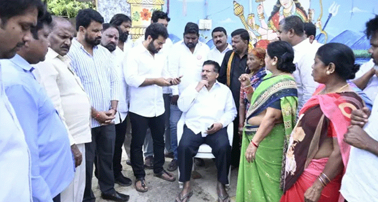 దోమలగూడలో ఎమ్మెల్యే ముఠా గోపాల్ పర్యటన...