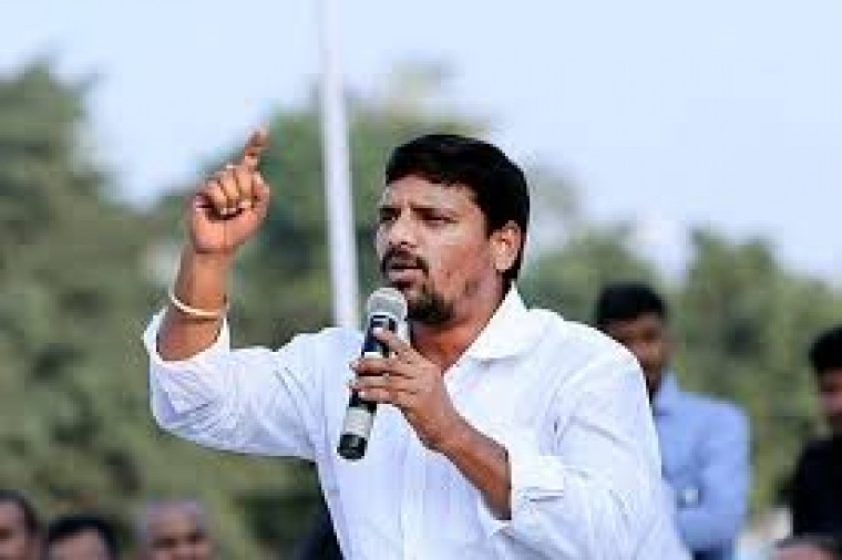 బీసీల సమస్యలపై తాము ప్రభుత్వంతో పోరాడుతుంటే కవితకు ఎందుకు భాధ అని మల్లన్న ప్రశ్నించారు