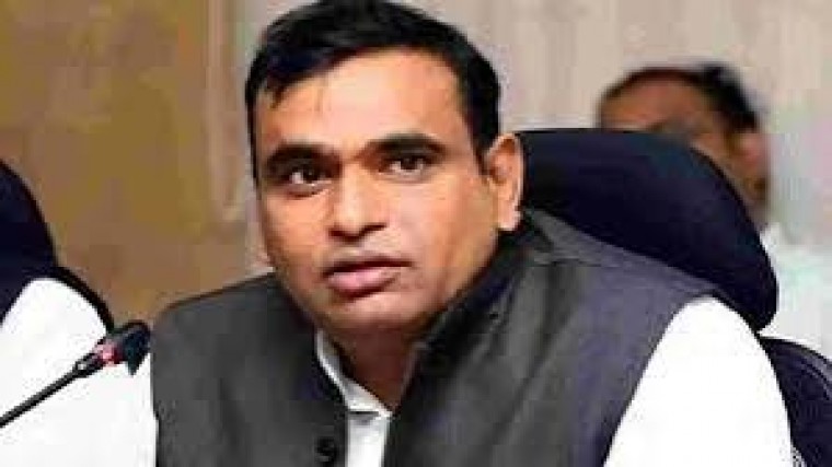 కేటీఆర్, హరీశ్ రావు మళ్లీ తెలంగాణ సెంటిమెంట్ రాజేస్తున్నారని ఆరోపణ