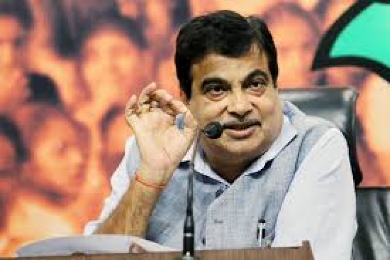 కేంద్ర రవాణా శాఖ మంత్రి నితిన్ గడ్కరీ నేడు తెలంగాణలో పర్యటించనున్నారు
