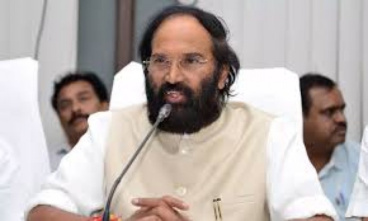 తెలంగాణ రాష్ట్ర నీటిపారుదల శాఖ మంత్రి ఉత్తమ్ కుమార్ రెడ్డి కేంద్ర జలసంఘం  ఛైర్మన్‌తో సమావేశమయ్యారు 