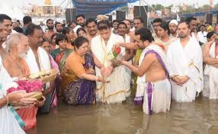 కాళేశ్వరంలో వైభవంగా సరస్వతీ పుష్కరాలు తెలంగాణ ఏర్పడ్డాక తొలిసారిగా నిర్వహణ