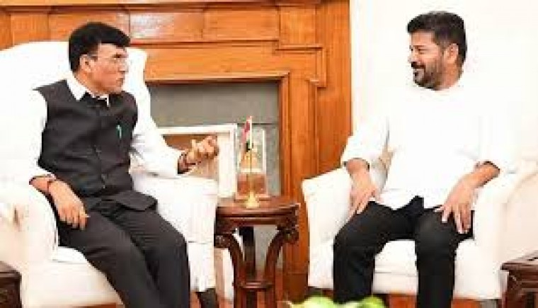 ఢిల్లీ పర్యటనలో కేంద్రమంత్రి మన్‌సుఖ్‌ మాండవీయతో రేవంత్ భేటీ