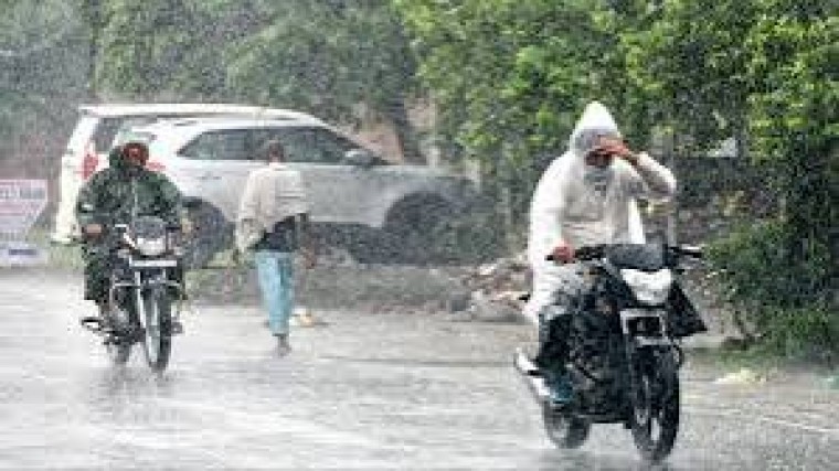 శనివారం రాత్రి హైదరాబాద్‌ను ముంచెత్తిన భారీ  వర్షం