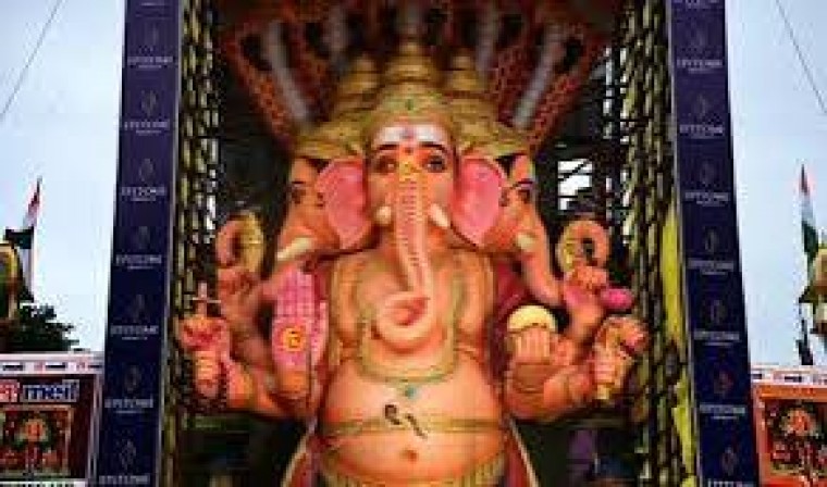 వైభవంగా ప్రారంభమైన ఖైరతాబాద్ మహాగణపతి శోభాయాత్ర