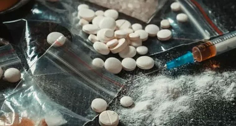 సహజీవనం ముసుగులో డ్రగ్స్ దందా