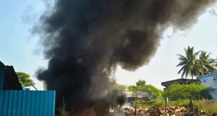 దుబ్బాక స్క్రాప్ దుకాణంలో అగ్నిప్రమాదం.. భారీ ఆస్తి నష్టం