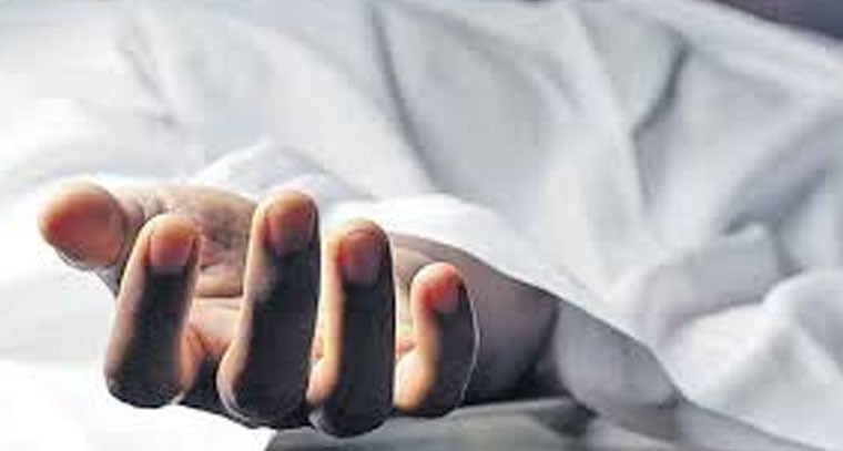 వ్యక్తి చెరువులో దూకి ఆత్మహత్య