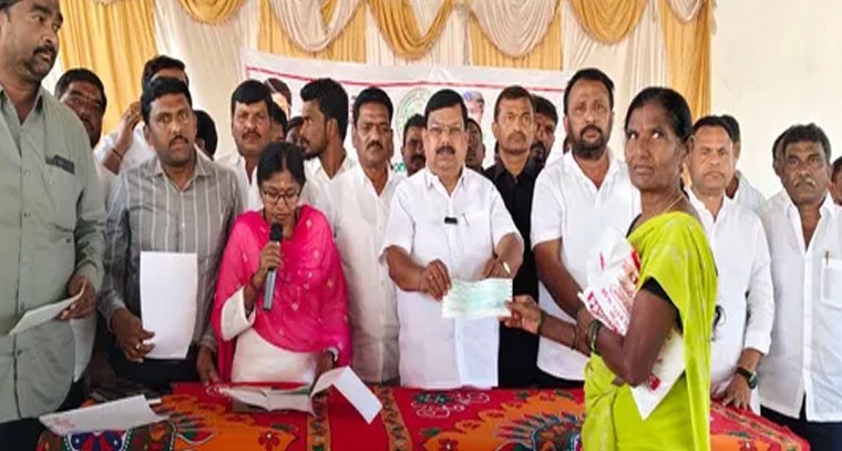 అర్హత కలిగిన ప్రతివ్యక్తికి సంక్షేమ ఫలాలు