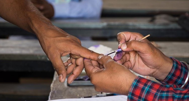 జూబ్లీహిల్స్‌లో కాంగ్రెస్‌కు 'కుమ్ములాట' సవాల్.. నవీన్‌ యాదవ్‌ గట్టెక్కేనా?

