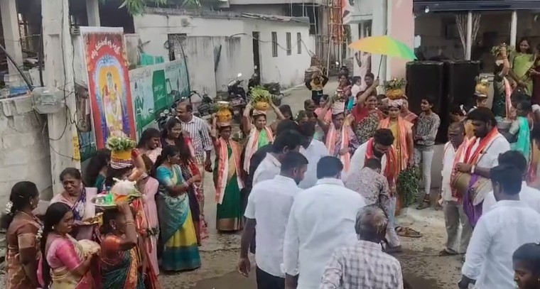  లేవన్ టైగర్స్ యూత్ ఆధ్వర్యంలో బోనాలు