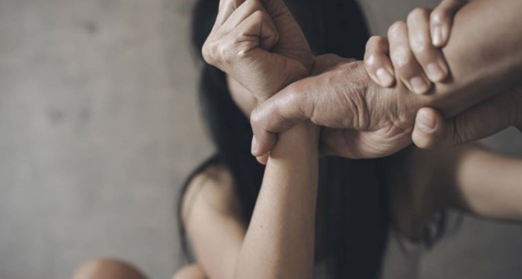 హైదరాబాద్ నగరంలో దారుణం