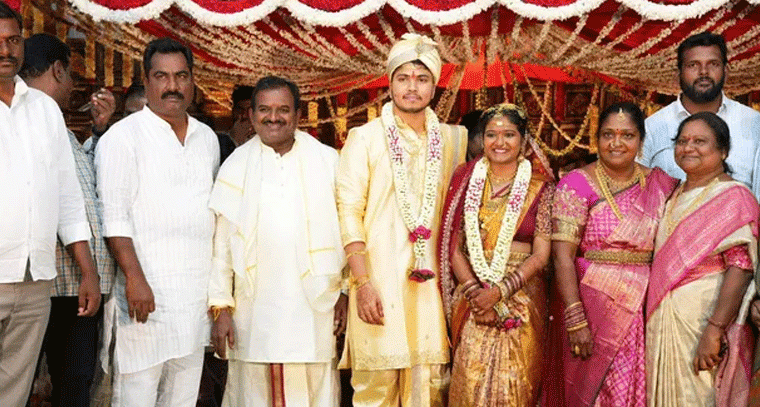 వివాహ వేడుకలో తెలంగాణ ఆయిల్ ఫెడ్ చైర్మన్