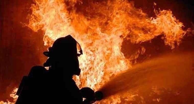  వుడ్ స్క్రాప్‌కు మంటలు.. తప్పిన పెను ప్రమాదం