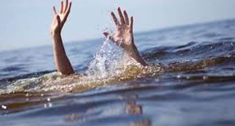 విషాదం.. చెరువులో మునిగి ఇద్దరు బాలురు మృతి