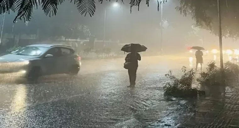 కాసేపట్లో మోస్తరు నుంచి భారీ వర్షం