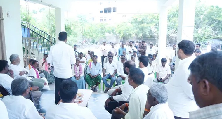 కేటీఆర్ గర్జన సభకు భారీగా తరలిరండి: ఆంజనేయులు గౌడ్ పిలుపు