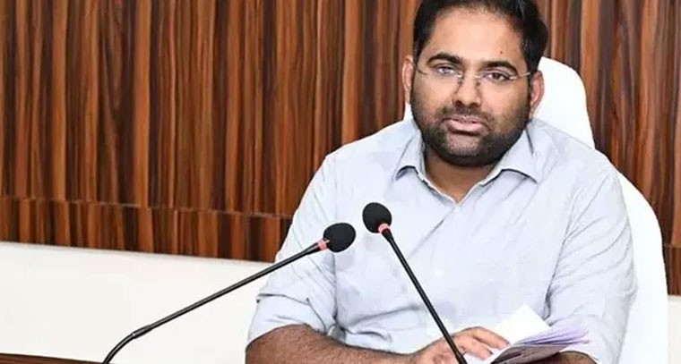 గ్రామ పంచాయతీల అభివృద్ధిలో సర్పంచ్ పాత్ర కీలకం: కలెక్టర్