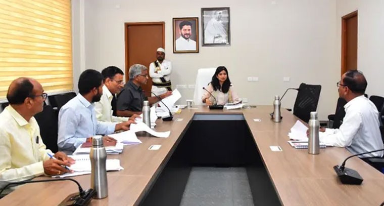 పీఎంశ్రీ స్కూళ్లలో అభివృద్ధి పనులు త్వరితగతిన పూర్తి చేయాలి