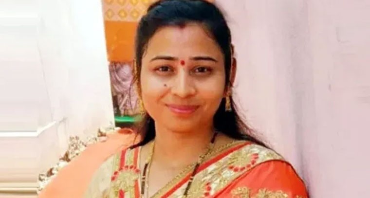 భర్త వేధింపులు భరించలేక.. మహిళ ఆత్మహత్య