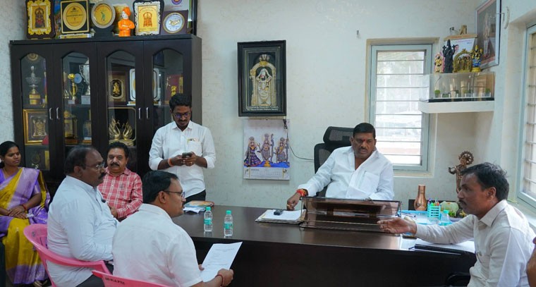 రహదారి విస్తరణ పనుల్లో వేగం పెంచండి : పటాన్చెరు ఎమ్మెల్యే గూడెం మహిపాల్ రెడ్డి 

