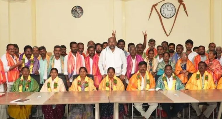 మంత్రి శ్రీహరి చేతుల మీదుగా విజేతల సన్మానం, అభివృద్ధికి పిలుపు