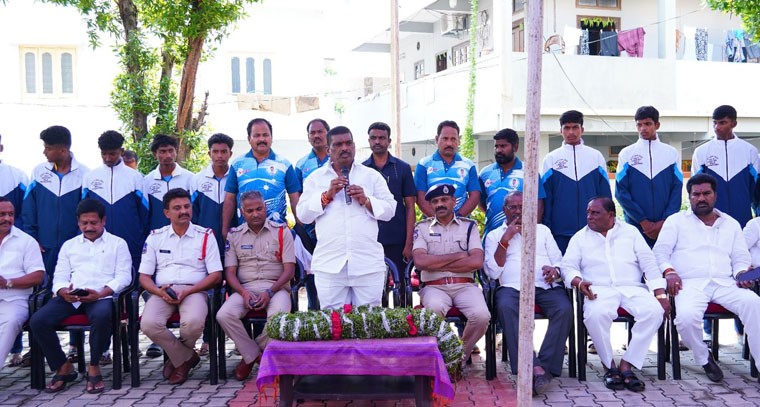 జాతీయ స్థాయి పోటీల్లో తెలంగాణ సత్తా చాటాలి : గూడెం మహిపాల్ రెడ్డి