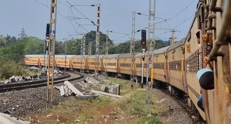 ఉగ్రవాదుల కలకలం.. ఫలక్‌నుమా ఎక్స్‌ప్రెస్‌లో తనిఖీలు