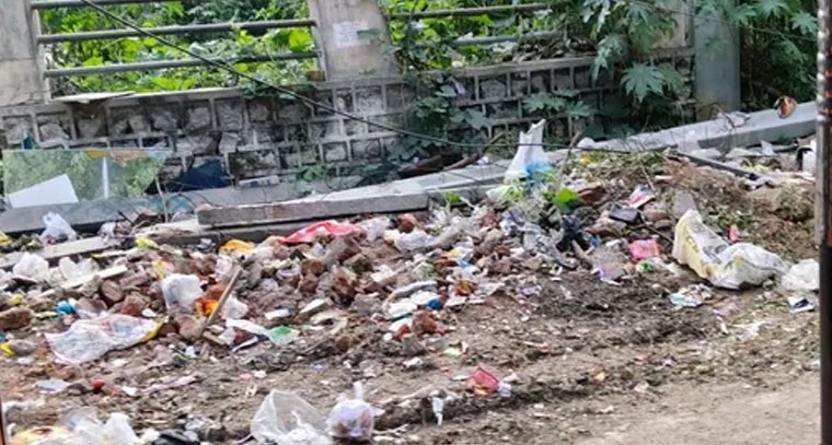 ప్రగతి నగర్ రోడ్ల దుస్థితి: ప్రమాదంలో ప్రజల ఆరోగ్యం