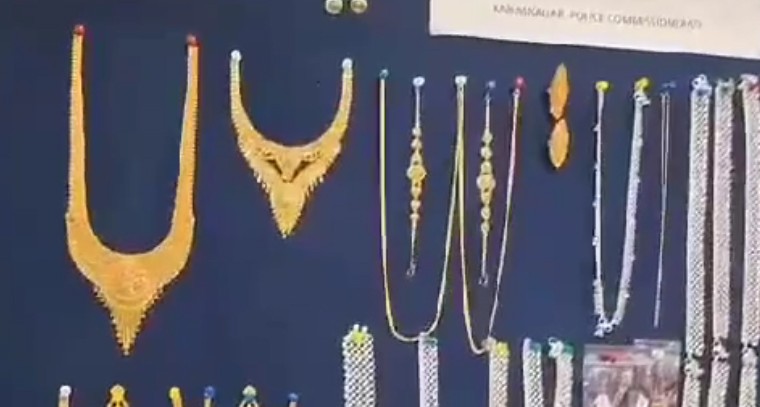 అంతర్ జిల్లా దొంగను అరెస్ట్ చేసిన పోలీసులు