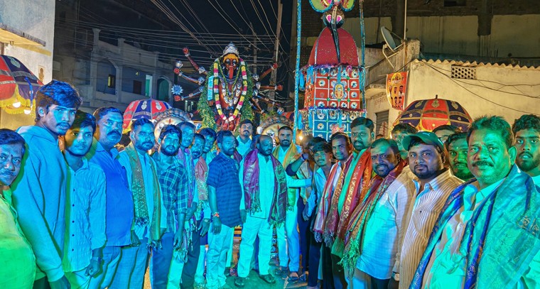 గోపినగర్ తోటేలా ఊరేగింపులో పాల్గొన్న మారబోయిన రవి యాదవ్