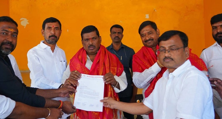 మైత్రి విల్లాస్ లో పర్యటించిన ఎమ్మెల్యే జిఎంఆర్ 