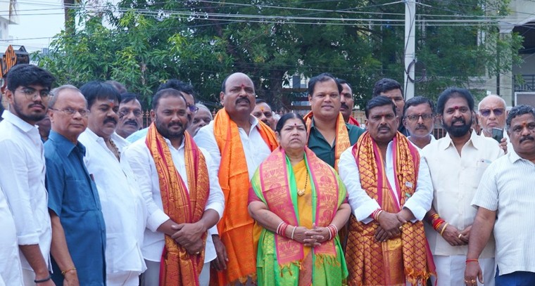 వివిధ అభివృద్ధి పనుల కోసం శంకుస్థాపన చేసిన ఏమ్మెల్యే  గూడెం మహిపాల్ రెడ్డి