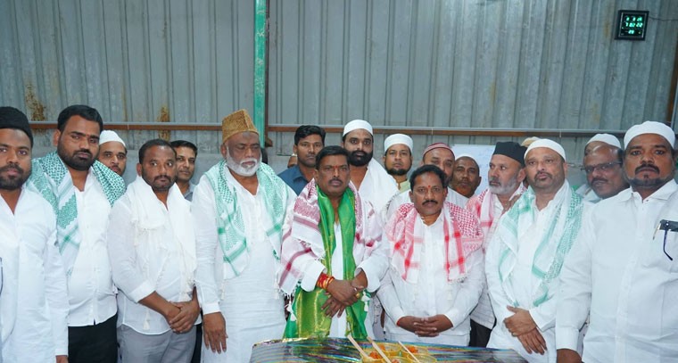 ఇఫ్తార్ విందులలో పాల్గొన్న ఎమ్మెల్యే జిఎంఆర్..